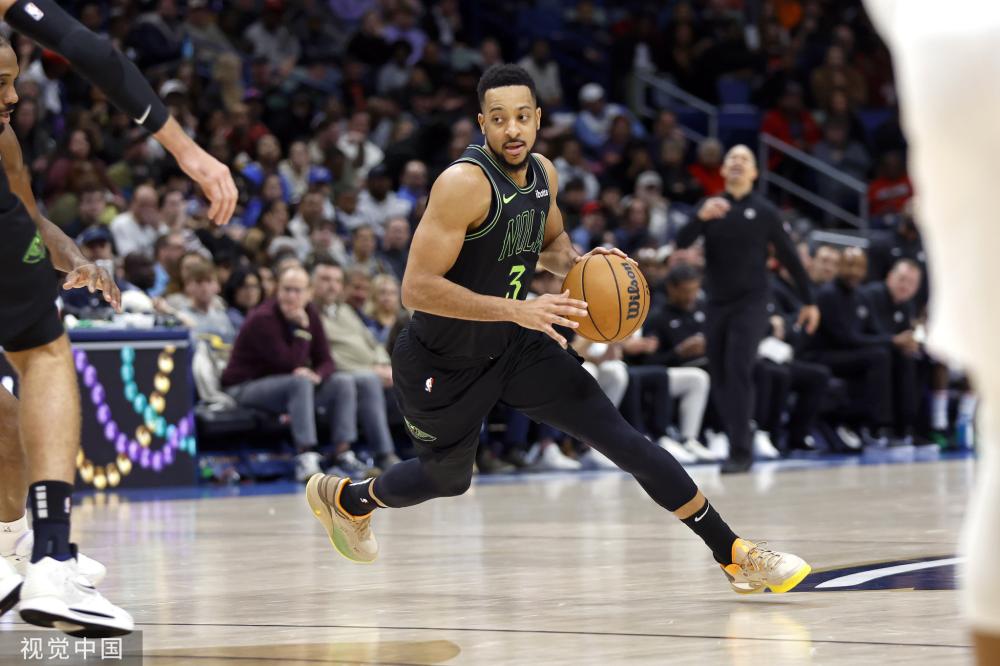 的同时在外 的同时在外